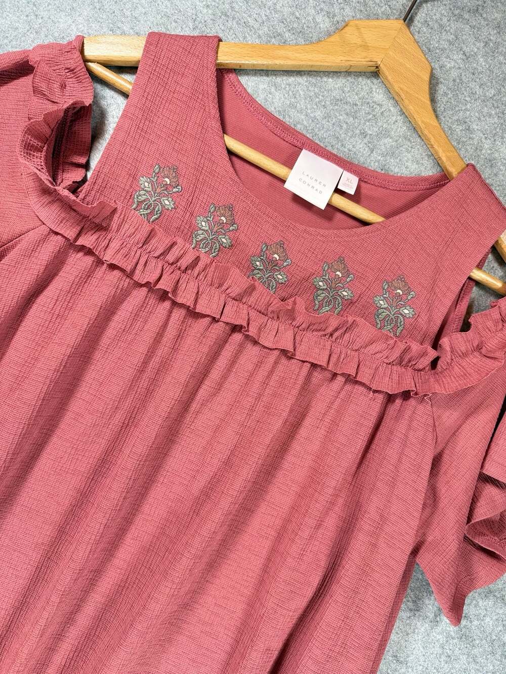 Lauren Conrad Women's XL Cold Shoulder Embroidered Ruffle Dress